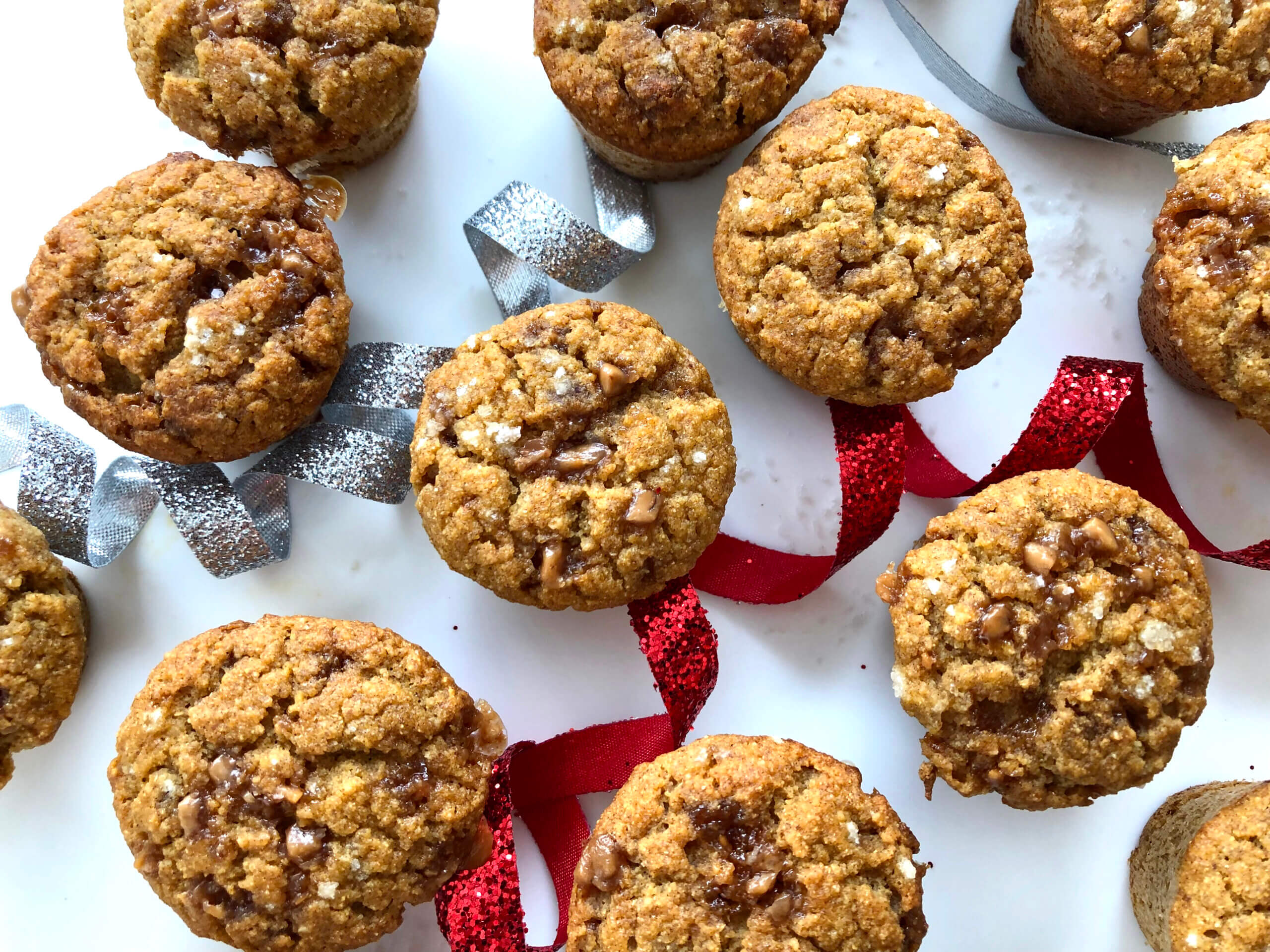 Mini-muffins amandes, caramel et fleur de sel sans sucre raffiné